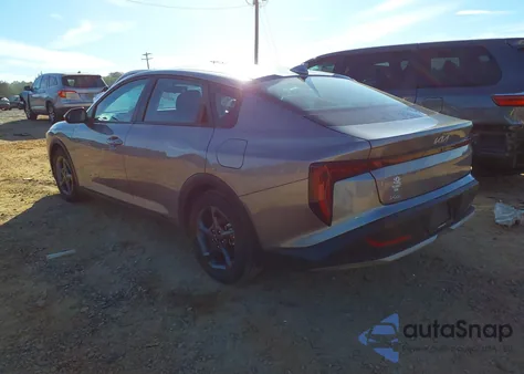 2025 Kia K4 Lxs z USA, uszkodzony, nr VIN 3KPFT4DE9SE094047